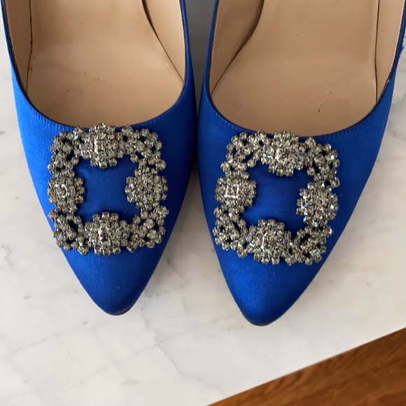 Manolo Blahnik Hangisi 70 (2.75 inches) embellished satin pumps// size 40.5 - Picture 2 of 6